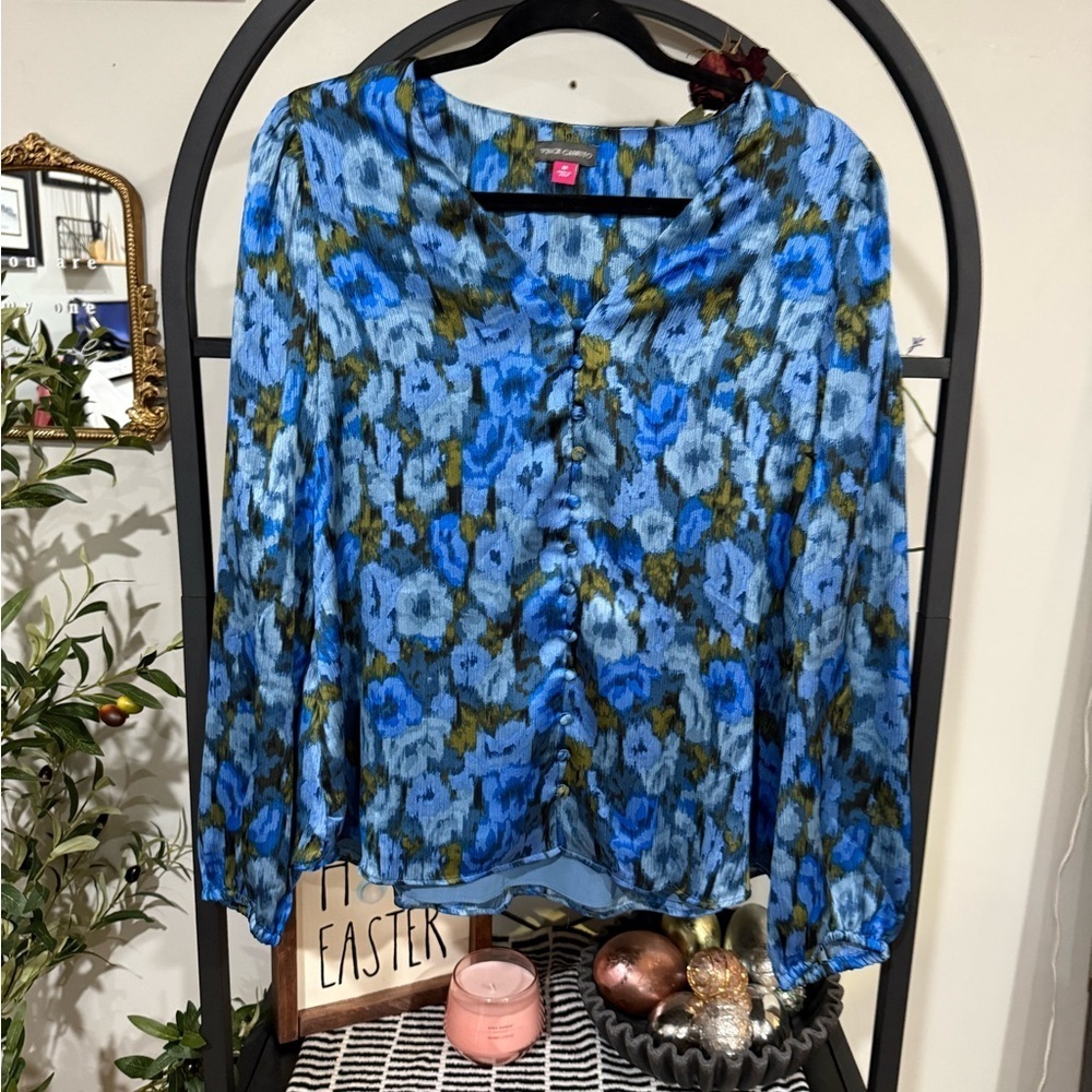 Vince Camuto Blue and Green Button Down Shirt size medium